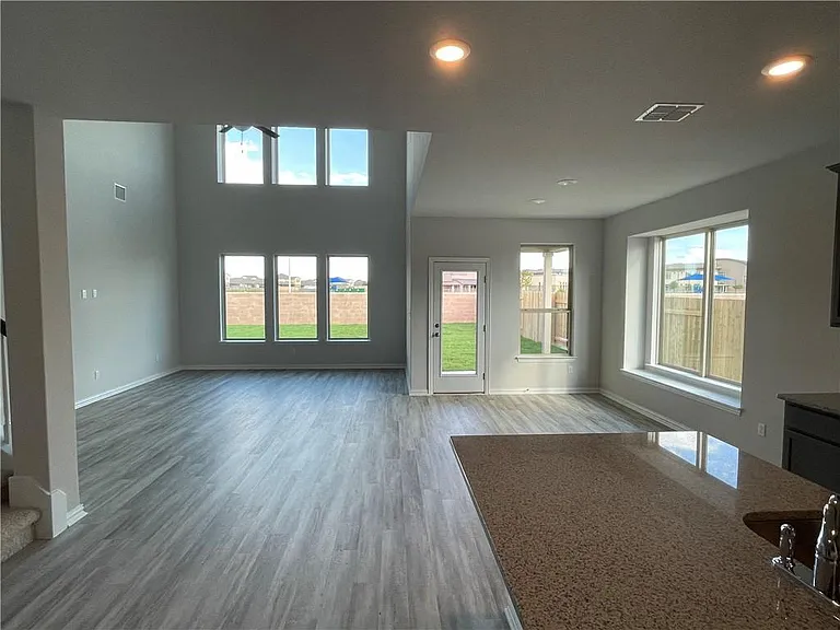 14109 Pennington Ln — Photo 15