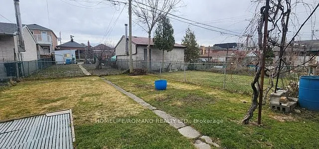 57 Trowell Ave — Photo 24