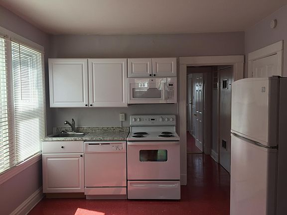 3rd image of 6130 Southwest Ave #2F