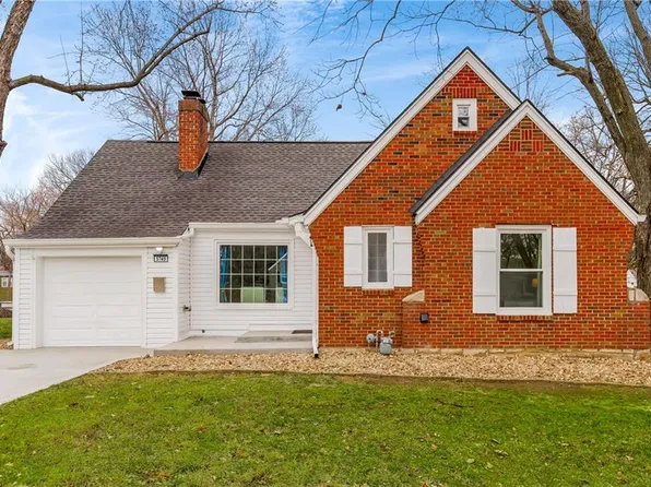 5749 Riggs St, Mission, KS 66202