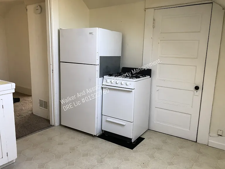 415 S Broadway #A — Photo 5