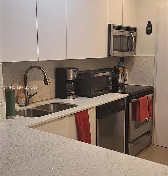 437 Swan Ave — Photo 33