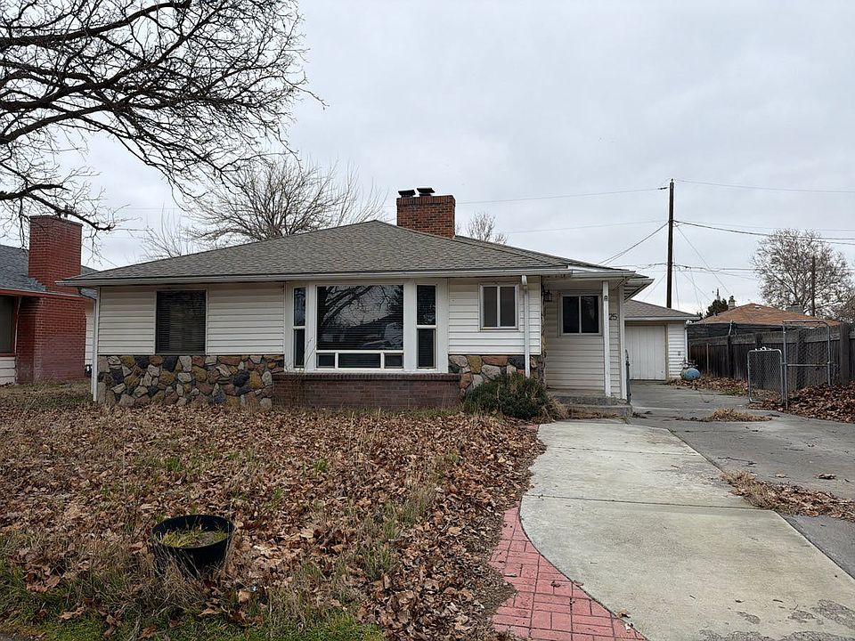 1st image of 225 SW 7th Pl