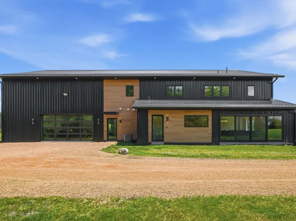 880 Wild Oak Trl, Maple Plain, MN 55359