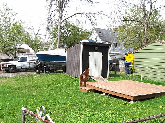 3rd image of 121 N 28th Ave W