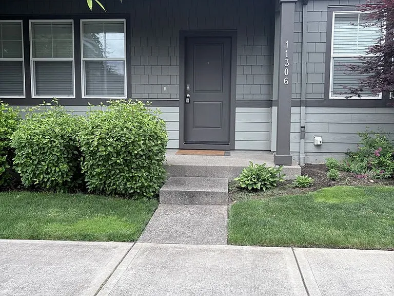 11306 NE 16th St — Photo 3