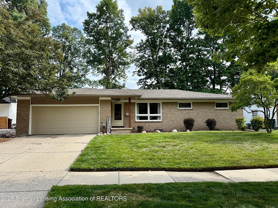 1st image of 2817 Woodview Dr