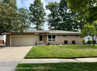 2817 Woodview Dr, Lansing, MI