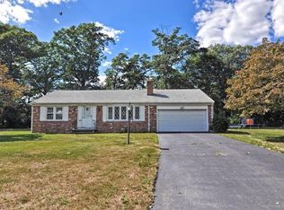 17 Harriet Ct, Seekonk, MA 02771
