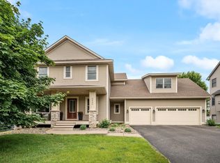 2459 Grey Eagle Cir, Woodbury, MN 55129