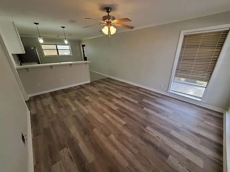 4511 Avenue R 1/2 — Photo 16