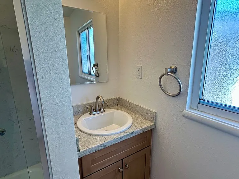 15380 Ruggles St — Photo 15