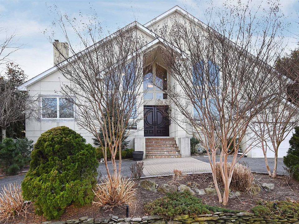 1st image of 30 Rose Ln