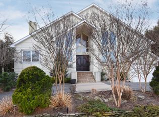 30 Rose Ln, East Rockaway, NY 11518