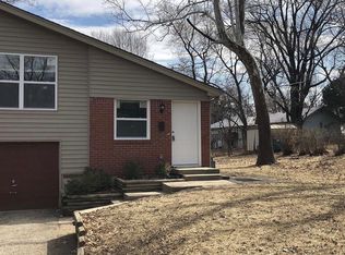 6002 Richards East Dr, Shawnee, KS 66216