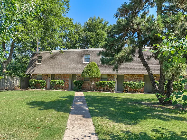 Norman Apartments — Photo 33