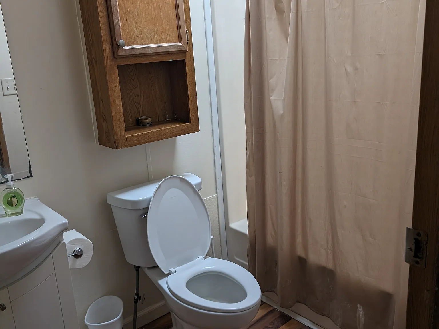 4 bed, 2280 sqft, $3,300 — Photo 3