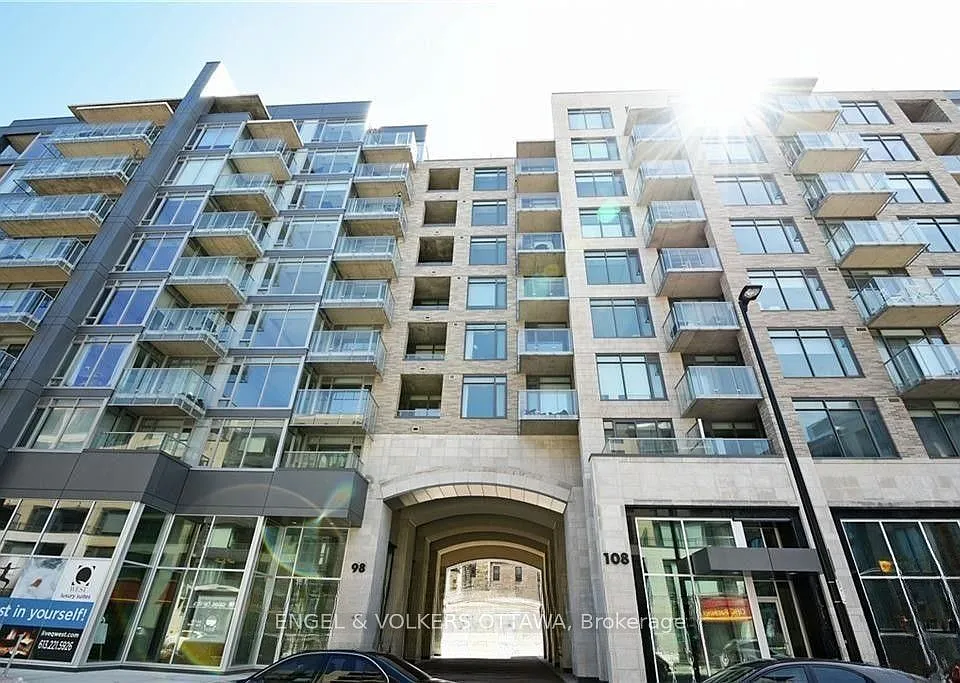 108 Richmond Rd #208