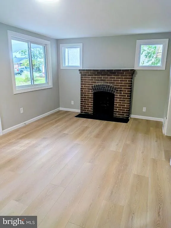 3 bed, 2.0 bath, 860 sqft, $2,500 — Photo 2