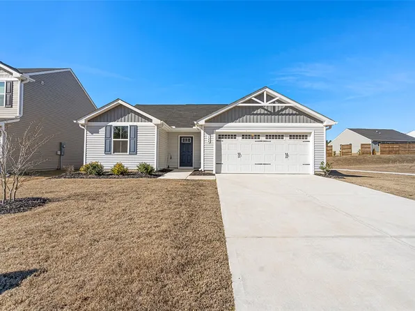 124 Highland Station Dr, Clinton, SC 29325