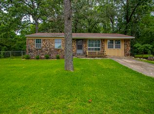 2932 Lakeside Dr, Benton, AR 72019