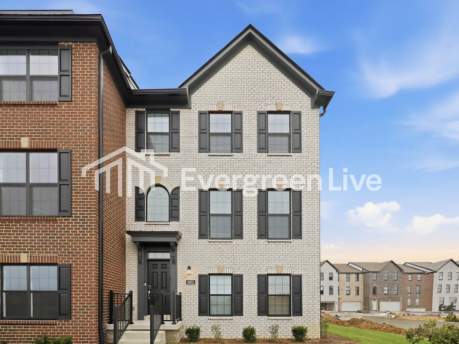 3 bed, 4.0 bath, 2063 sqft, $2,180 — Photo 2