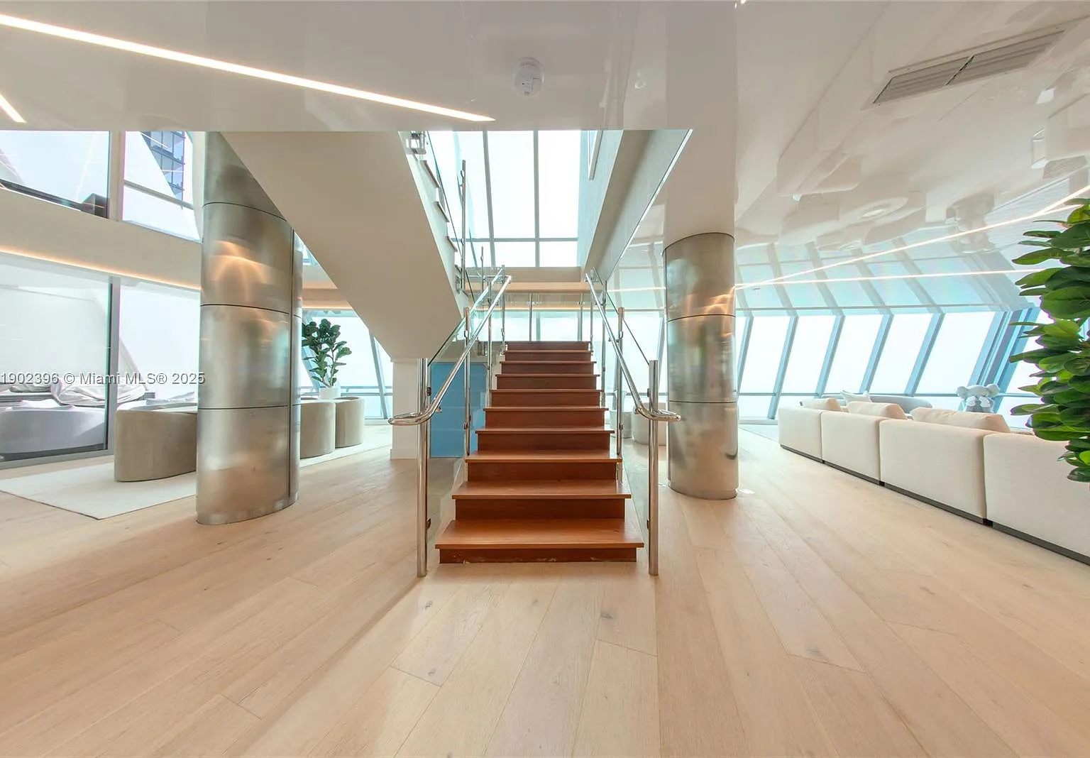 Jade Ocean Condo — Photo 3