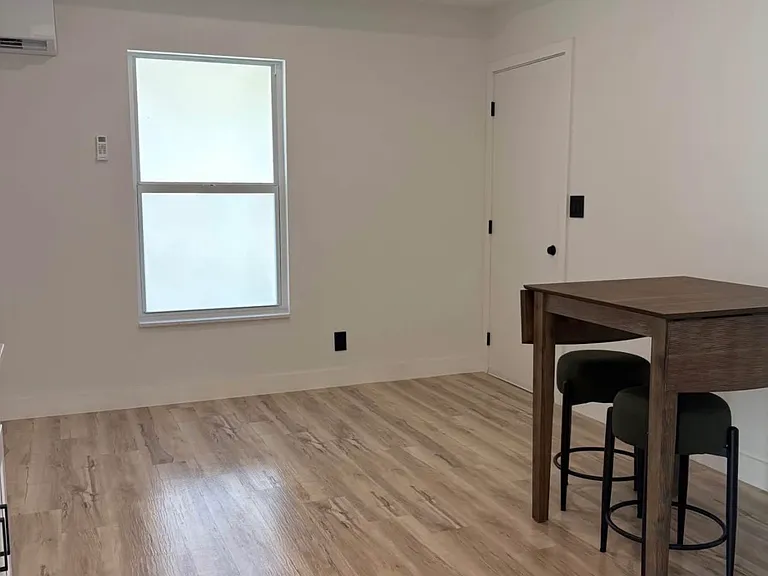 88th Pl N — Photo 2