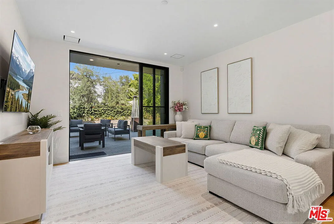 4 bed, 4.0 bath, 3500 sqft, $25,000 — Photo 3