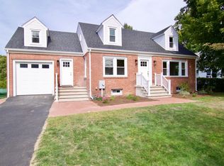 82 Lincoln Park, Longmeadow, MA 01106