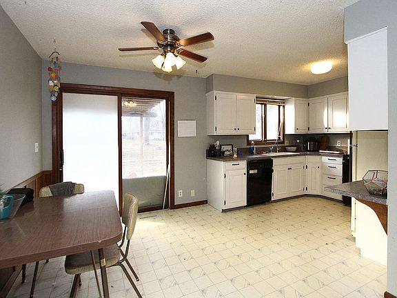 4th image of 7147 Aylesworth Ave