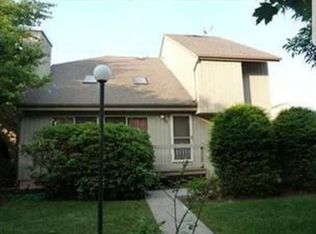 121 Kelly Dr, Edison, NJ 08820