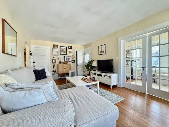 32 Quincy St #32, Watertown, MA 02472