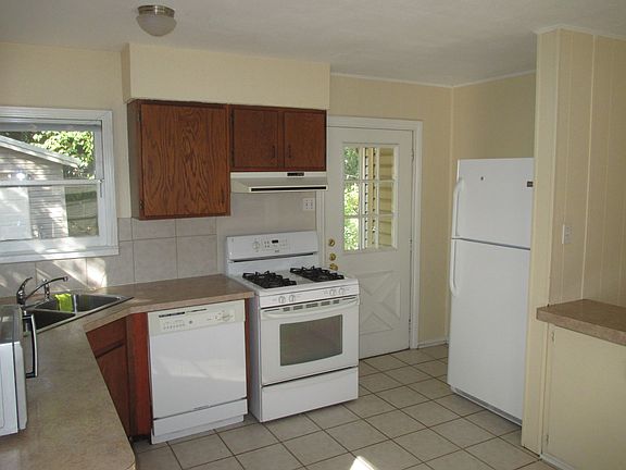 3rd image of 1524 Piedmont Ave
