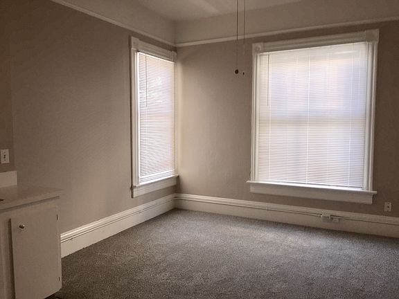 5th image of 2257 NW Hoyt St APT 8