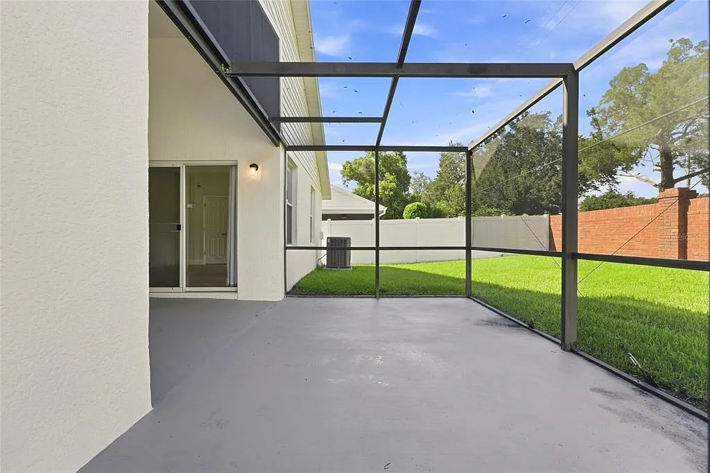 3 bed, 2.0 bath, 1363 sqft, $2,850 — Photo 3