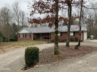 2135 Highland Ln, Crossville, TN 38555