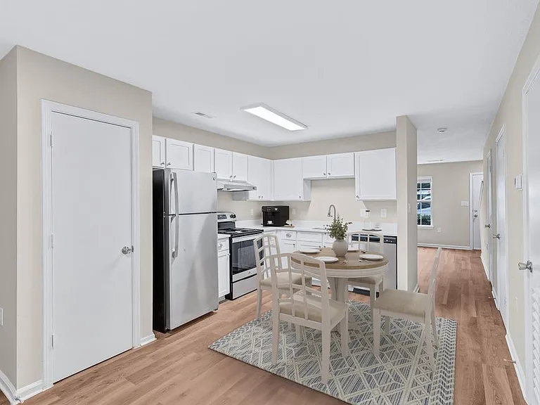 Willow Bend Townhomes — Photo 7