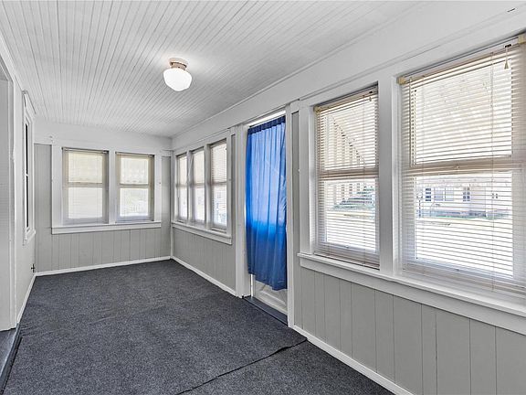 3rd image of 93 Eckhard Ave