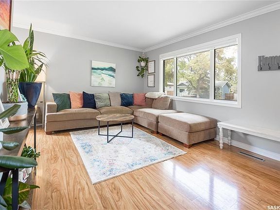 3rd image of 733 Agnew St