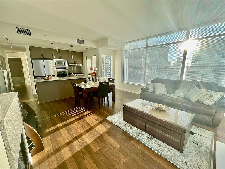 1211 Melville St #1703 — Photo 4