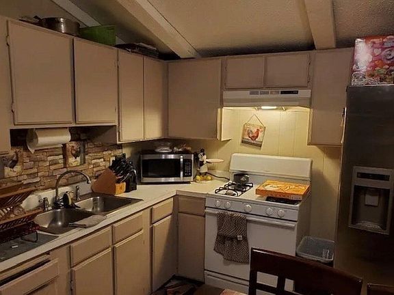 3rd image of 304 W Avenue J13 #6