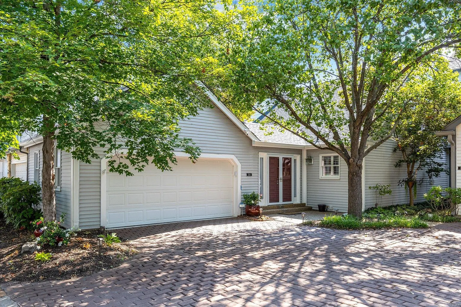 1548 Walpole Dr photo 1