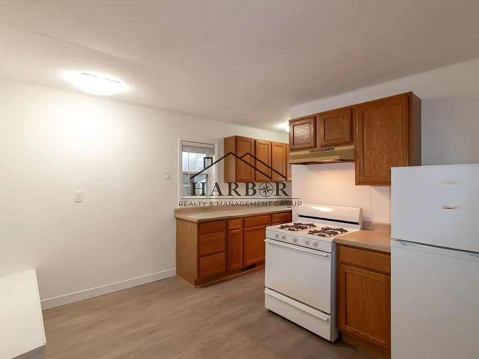 224 9th Ave NW