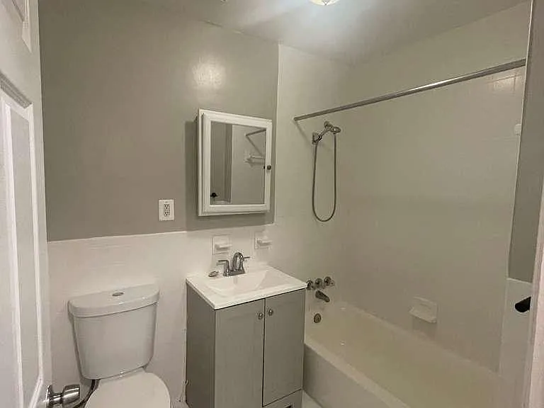 2830 R St SE #1 — Photo 8