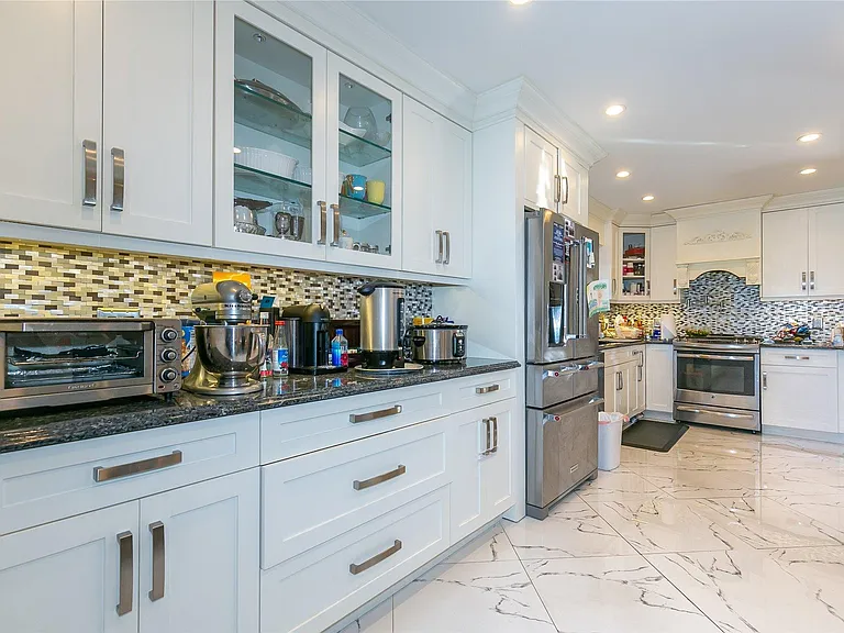 3 Edgewood Pl — Photo 3