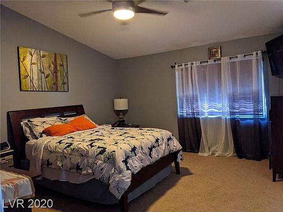 3rd image of 7932 Stormy Falls St