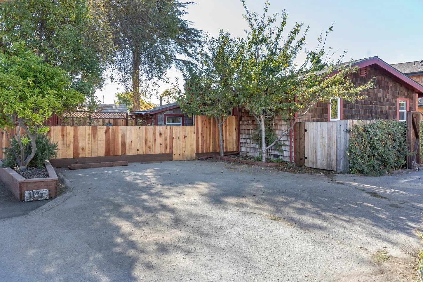 1122 Seabright Ave photo 1