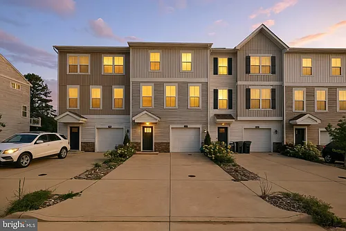 406 Honeyberry Ln Photo 1
