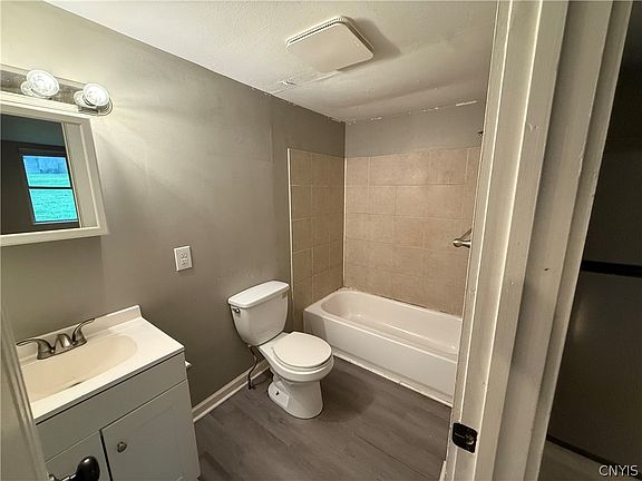 5th image of 4822 W Seneca Tpke #5
